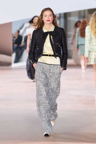 Look 30